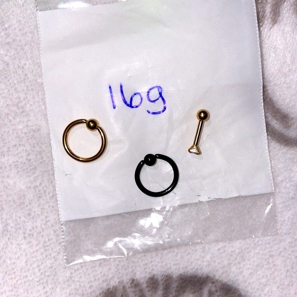 3 For 1 - 16g Nose Rings - Picture 4 of 4